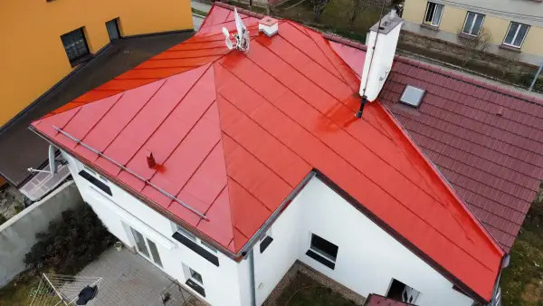 Střecha po profesionálním nátěru